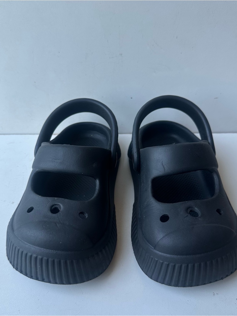 Toddler Black Foam Clogs Adjustable Strap Shoes US Size 9 Lightweight Unisex